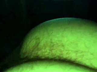 英国同性男孩为更多打屁股呻吟还是求饶？