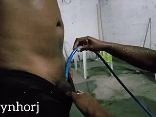 blazing 40-degree heat in rio, just a rubber bath with the neighbor then raw banging, full vid on red