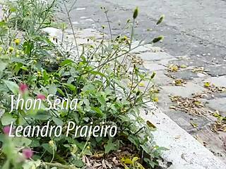 Subi na moto e na pica do meu amigo