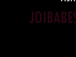 Latina s bublinkovým zadkem dává instrukce na honění na první rande!