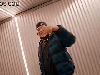 um mano da gang é fodido pelo seu melhor amigo