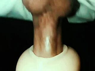 我弯腰和妻子粗暴后入，猛射