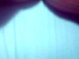 她离婚后几年没被操了，现在成了个贪婪的荡妇