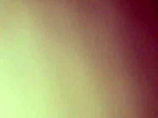 Хочешь видеть, как большой хуй ебет в жопу новинью?