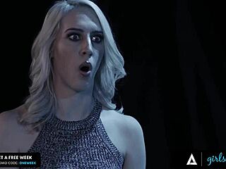 Adriana Chechik ve Alexis Fawx yoğun fışkırma yarışmasında