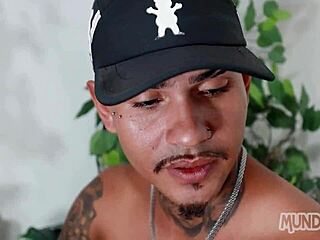 把屁眼给了两个邻居超他妈爽！