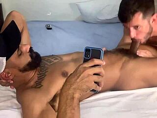 Chupando O Pau Um Do Outro