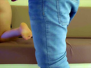 Prank with Pringles can tricks stepsis into fun 😈