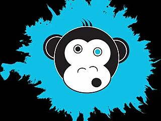 Sarah和Penny联手在鲜艳多彩的服装中双人吹箫