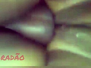 享受屁股口交、屁股玩耍和深喉 😈