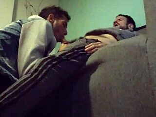 mamada y cogida en el sofa with gay passion