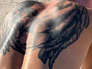 I love extreme public sex with strangers by the sea