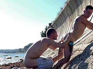 I love extreme public sex with strangers by the sea