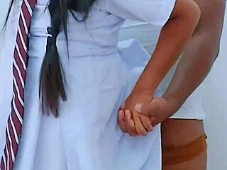 mladi 18+ par v vroči akciji iz bližine