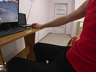 Brunette Deep Sucking Big Dick While Boyfriend Games