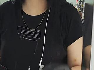 Hey, wanna talk about Real Madrid with my Colombian girlfriend?