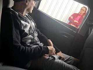 Ριψοκίνδυνο δημόσιο τράβηγμα σε δρόμο για φοιτητή που λάτρεψε το πούτσο μου