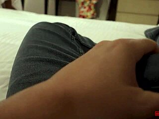 Hej mačeha, zakaj samo ena postelja v tej hotelski sobi?