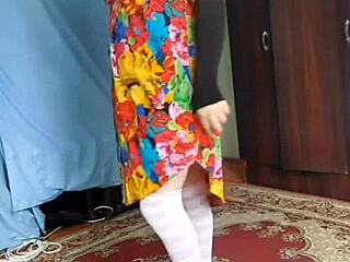 Twerking Pantat Putih Besar Crossdresser Sissy Gebukin Keras di Show Webcam Gay Amatir