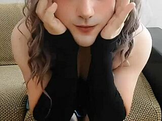 Shemale Crossdresser Twerks and Rides Monster Cock