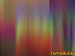 Novinha fogosa sem calcinha no metrô escuro, luz no fim do trem me deixa gozando a vida adoidado