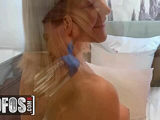 Mofos - Melissa se pregătește de culcare, dar mai întâi e futută în cur de iubit pentru un somn mai bun