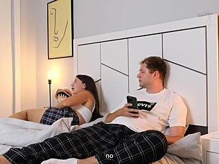 אח חורג דפק את הכוס הבתולי שלי וגמר בתוכי חזק