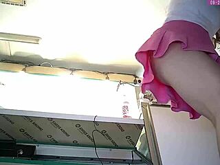 เฮ้ยโง่ 18 ปี จับได้กระโปรงสีชมพูในกล้องลับ!