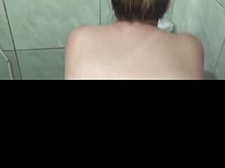 Dei Gostoso no Banho com Minha Esposa