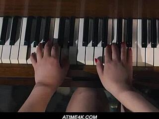 Lust from a Distance - Stella Smut's FACE SITTING Showcase.