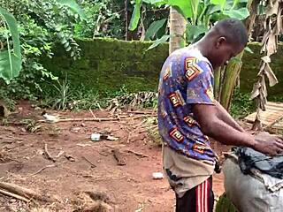 Βλέπω καυτή εκσπερμάτιση σε λυγισμένη doggy style hentai