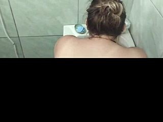 Dei Gostoso no Banho com Minha Esposa