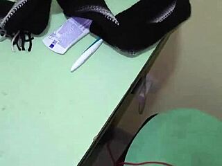 Banging the maid, that slutty servant, pt 1 😈