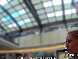 Okouzlující česká teenka sváděná v supermarketu na divoký POV sex