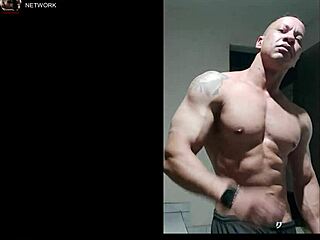 Carlos Sim�es bodybuilder plays anal lingerie game with morena novinha