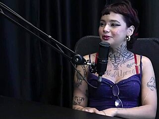 Come Ou Fazendo Fotos Sensuais Conversou no Seu Primeiro Atendimento Explicou Sobre Sg Sempre Foi Safada e Transou na Rua - Annie Clementine Watch on Sheer Red?