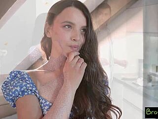 Wil je zien hoe Ohana Petite een cumfacial krijgt?