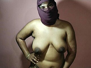 stepmom’s back massage from stepson turns unexpectedly close