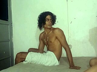 Ma belle-sœur chaude aime quand son beau-frère la prend en levrette à chaque fois