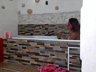 Spying on Dana Barzagli and Luna in bath!