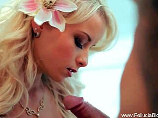 Erotic CFNM Blow Job Delivers Stunning Facial Finish