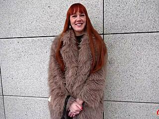 Schlanke deutsche Rothaarige Soley Summer beim heißen Casting-Debüt