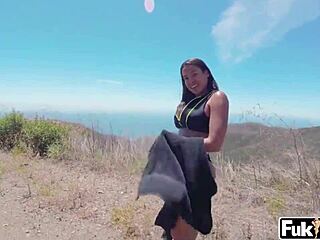 luna star getting fucked with sloppy bj on vacation, her big ass bouncing 😍🍑