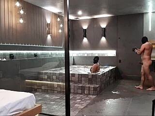 我带朋友去豪华酒店，她爱上肛交