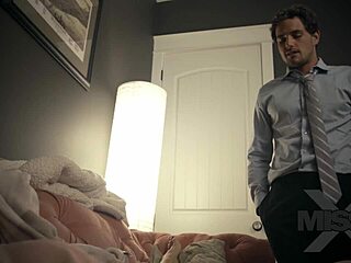 Missax preview ukazuje tabu MILF akciu so parným psím štýlom a creampie záverom.