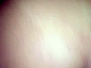 Amateur girl enjoys a relaxing sit