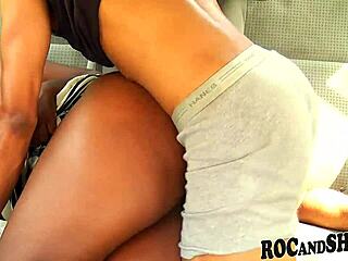 رحلة زب في السيارة تصير جامدة مع صديقة الغيتو تمزق ملابسها في أكشن خشن في الشارع