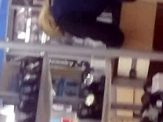 Hot young booty in hidden candid