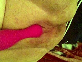 Holy cow! Watch Sharinmailove rock solo BBW play with a dildo!