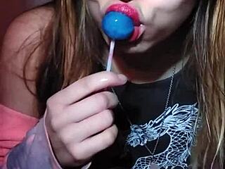 Bonneyuwu Sucking 3 Sweet Lollipops